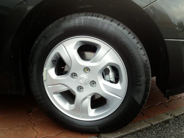 Dacia Sandero alloy wheel