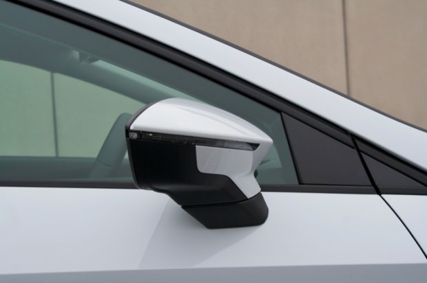 2013 Seat Leon mirror