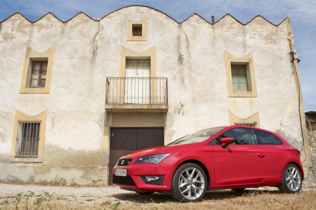 Seat Leon SC red