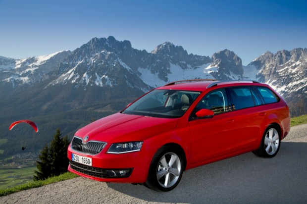 Skoda Octavia Combi front