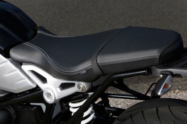 RnineT-pillion-seat