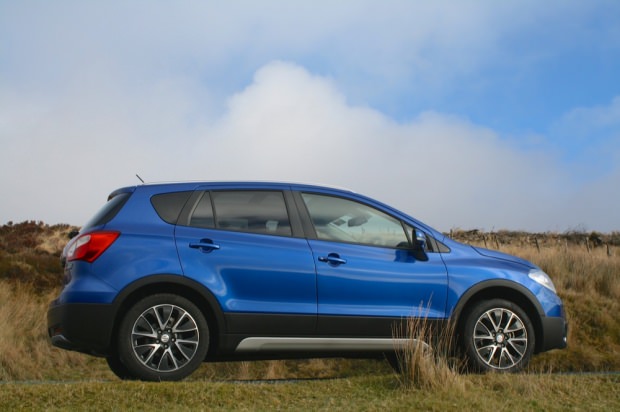 Suzuki SX4 S-Cross side view