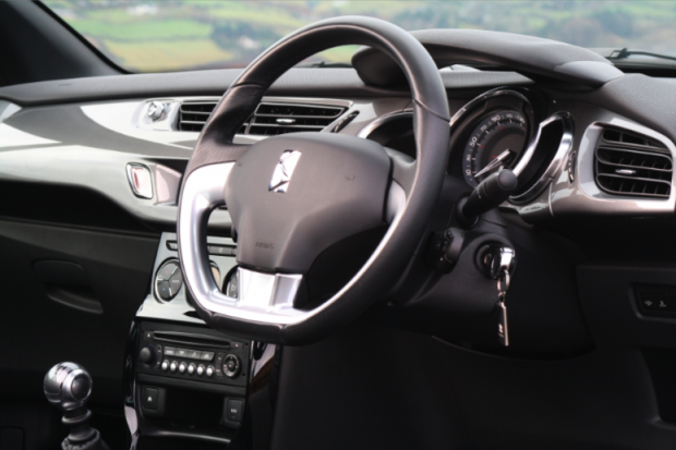 Citroen DS3 Cabrio interior