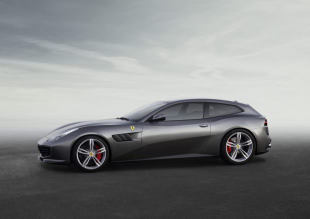 Ferrari_GTC4Lusso_side_LR50-to-70