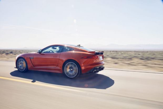 JAGUAR_F-TYPE_SVR_200MPH_HERO_0750-to-70