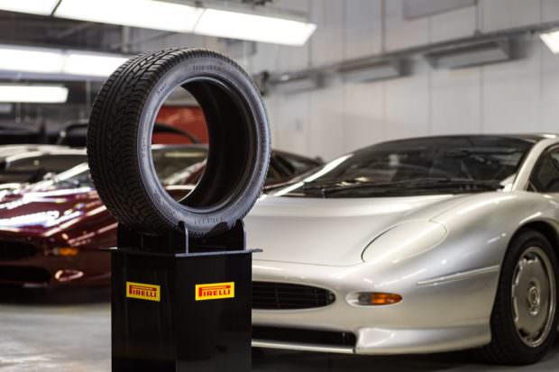 xj220_pirelli_tyre-copy50-to-70