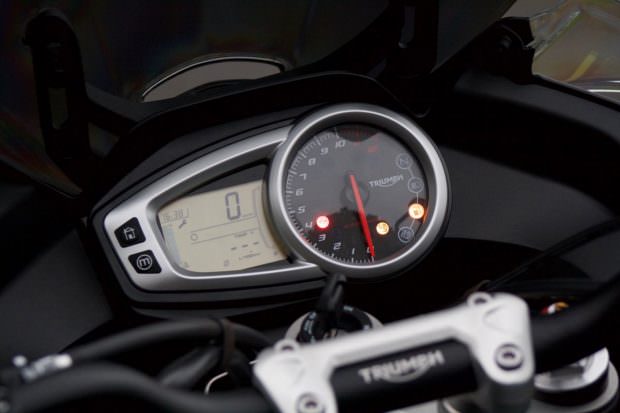 Triumph tiger sport 1050 instrument display