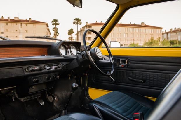 Honda Civic 1976 interior