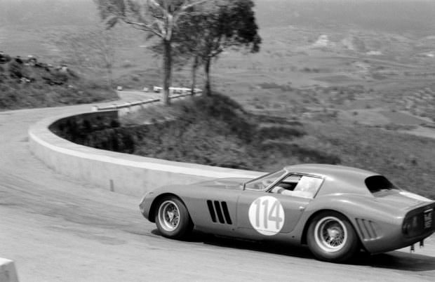 Ferrari 250 GTO racing