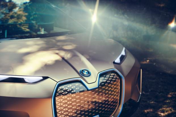 BMW Vision iNEXT grille