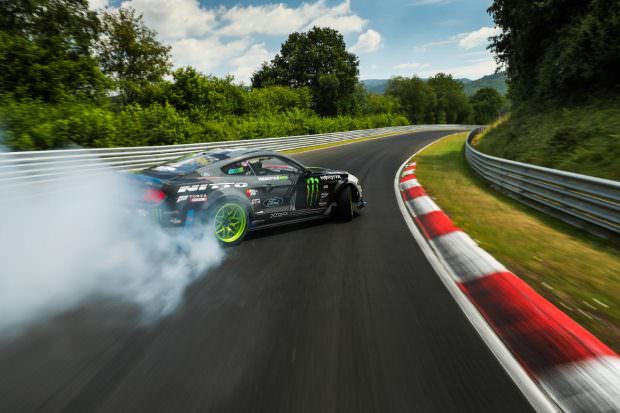 Mustang RTR drifting