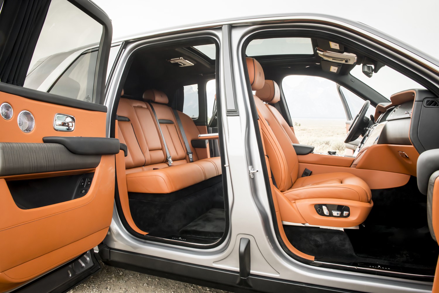 Rolls-Royce Cullinan rear interior