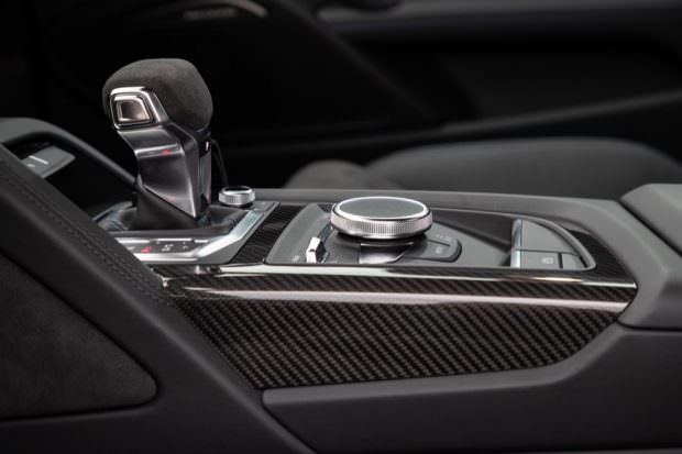 Audi R8 V10 performance gear selector