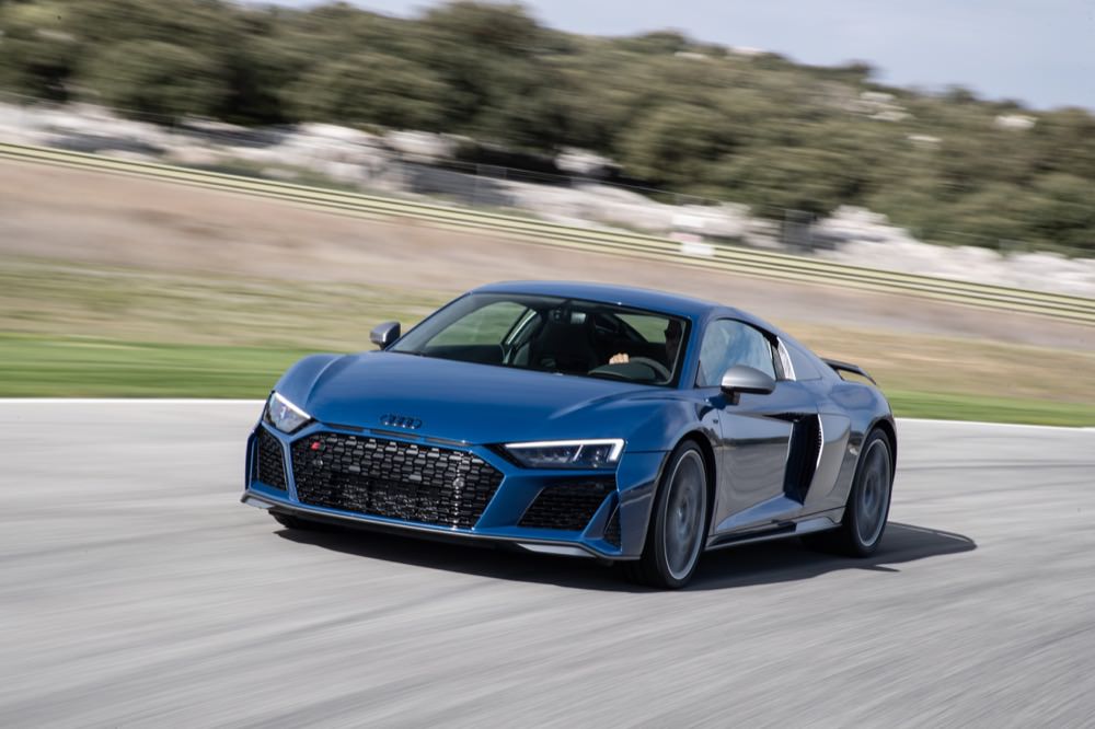 Audi R8 V10 Performance takes on Ascari - 50TO70