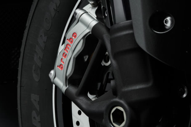 Triumph Rocket 3 TFC brakes