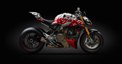Ducati Streetfighter V4 side