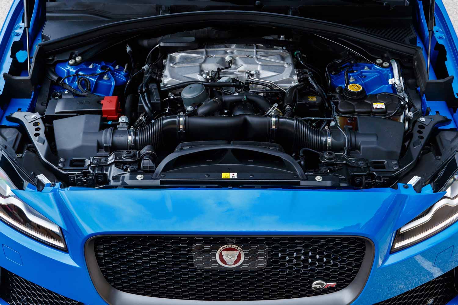 Jaguar F-PAce SVR engine