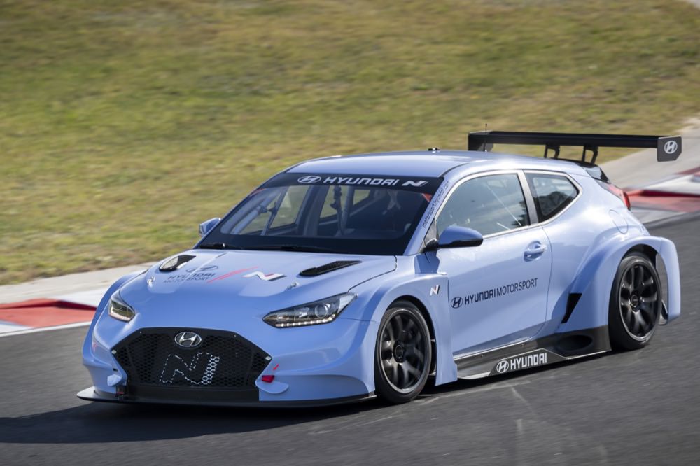 Hyundai Veloster N ETCR racing