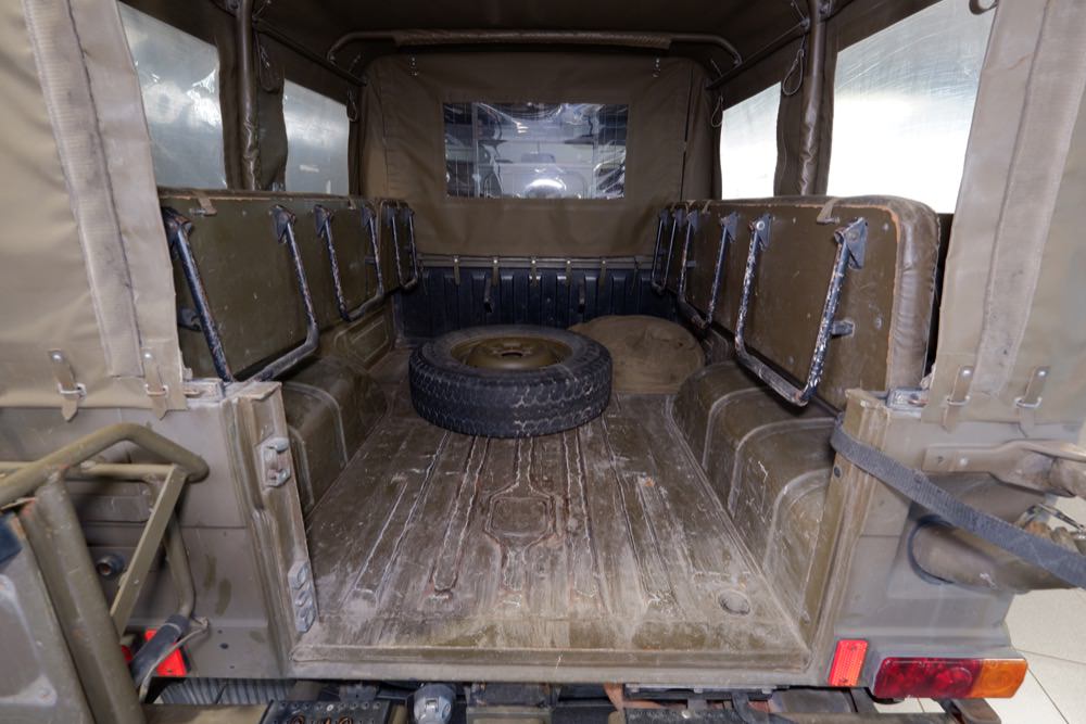 Mercedes G-Wagen Lorinser interior