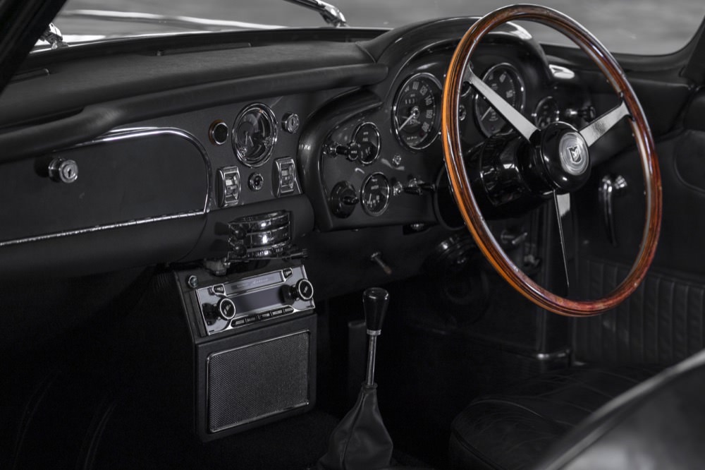 Aston Martin DB5 Vantage interior