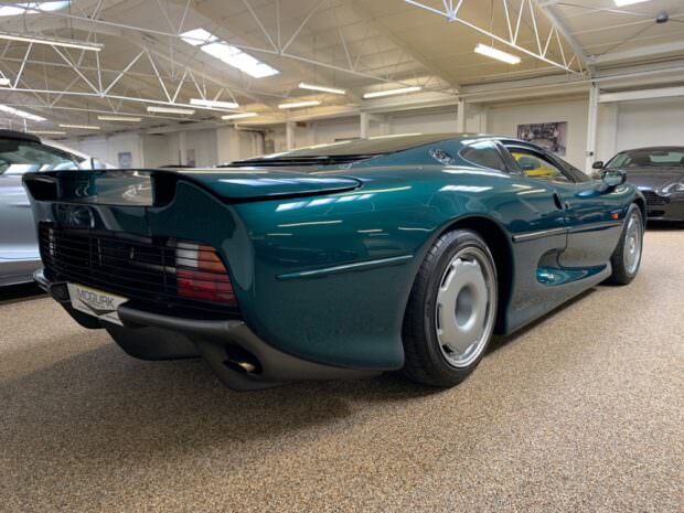 Green Jaguar XJ220 rear