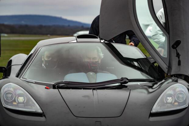 Gordon Murray drives the T.50 prototype