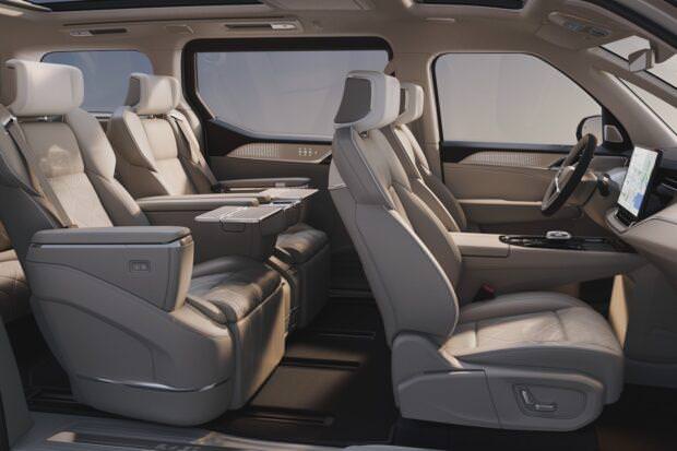 Volvo EM90 interior